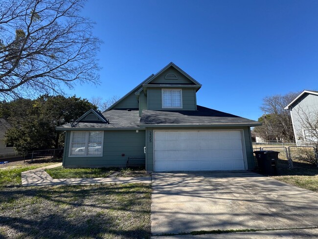 Photo - 2305 Lazy Ridge Dr