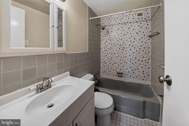 Photo - 5406 Connecticut Ave NW Unit 608