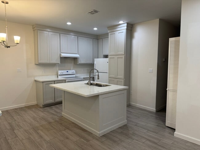Photo - 2330 Summit Rd Unidad A