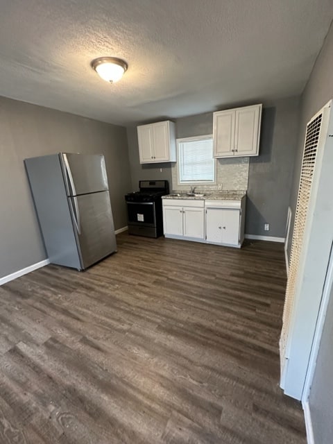 Photo - 305 5th Ave