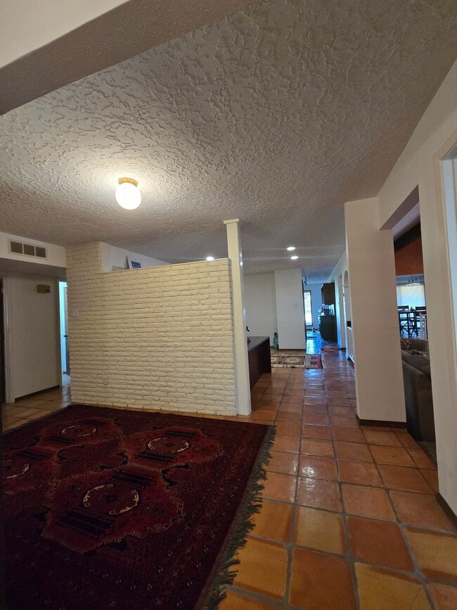 1257 Colonial Pkwy
