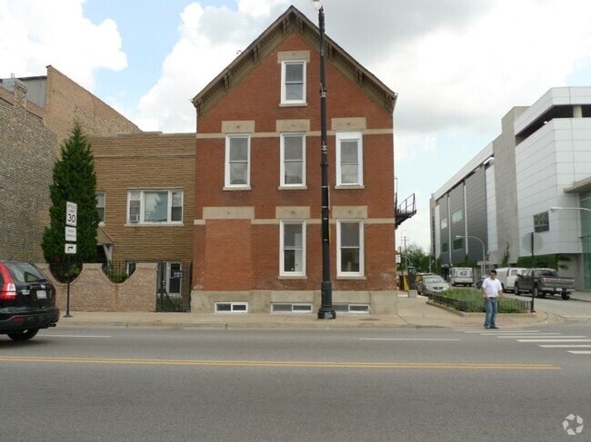 Building Photo - 1538 W North Ave Rental