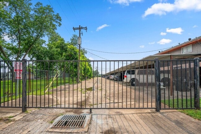 Photo - 7817 Fuqua St Unidad 7817