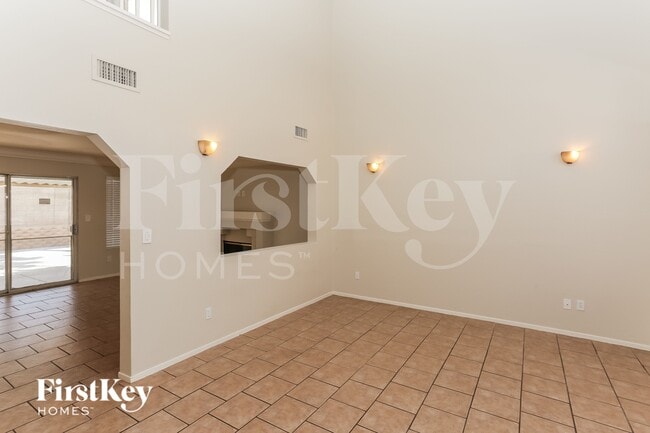 Photo - 1673 Black Hills Way