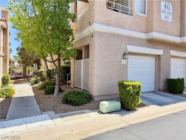 Building Photo - 251 S Green Valley Pkwy Unit 4011