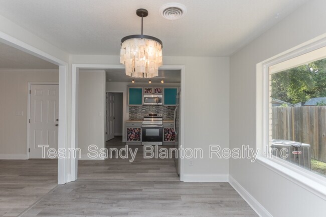 Photo - 3995 Tom Ln Dr