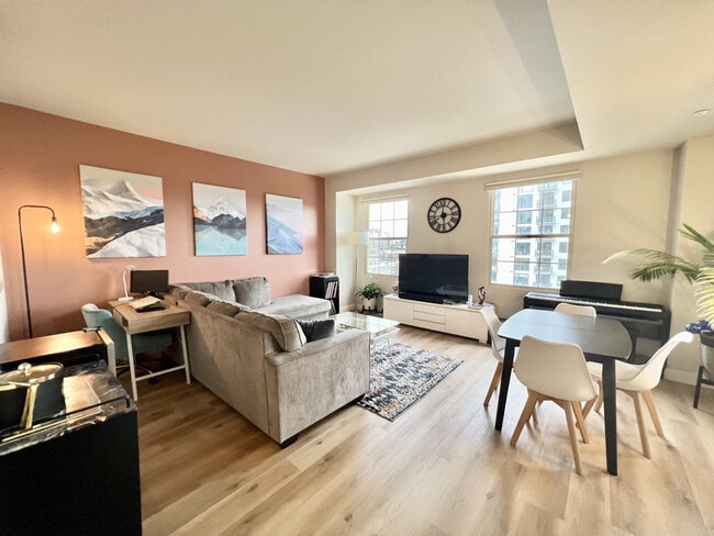 Building Photo - 300 W 11th Ave Unit 10D Rental