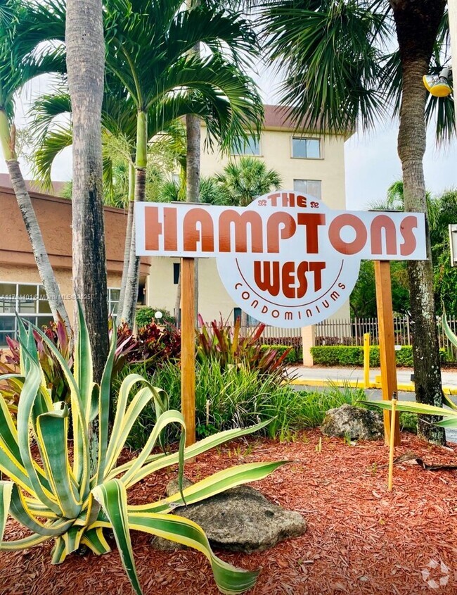 Building Photo - 8020 Hampton Blvd Unit 102 Rental