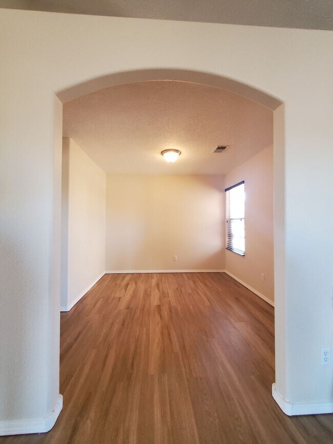 Photo - 3 bed 2 bath home in Huning Ranch