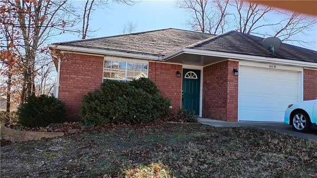 Building Photo - 44 Holly Dr