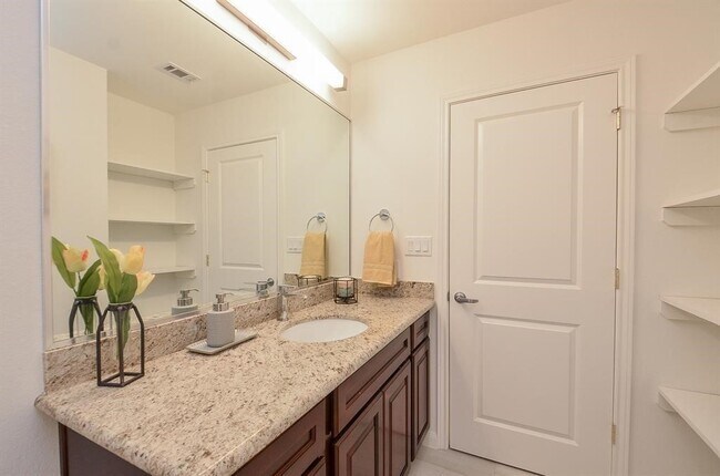 1207 Grand W Blvd Unit 1G