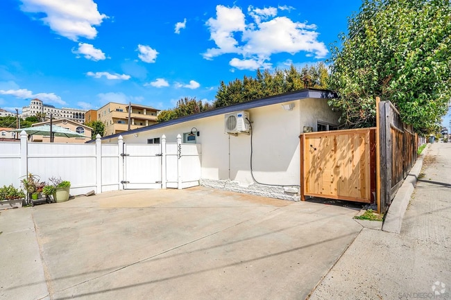 Building Photo - 5517 Lauretta St Unit - Rental