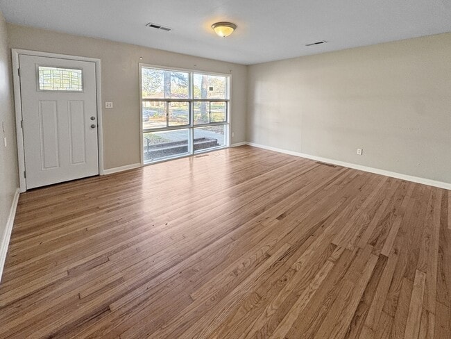 Photo - 1707 Buena Vista Cir SE