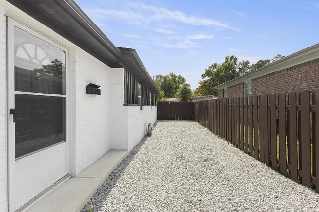 Photo - 1811 Cherry St