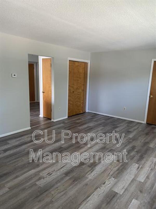 Photo - 705 Hollycrest Dr