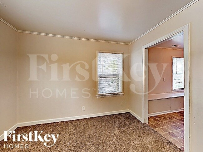 Photo - 2219 S Hall Rd