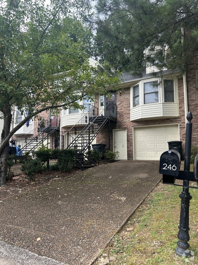 Building Photo - 246 Woodcastle Dr Rental