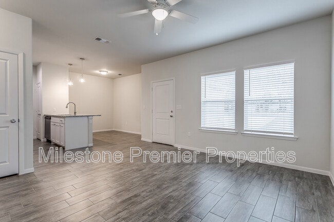 Photo - 2407 N Hickory St