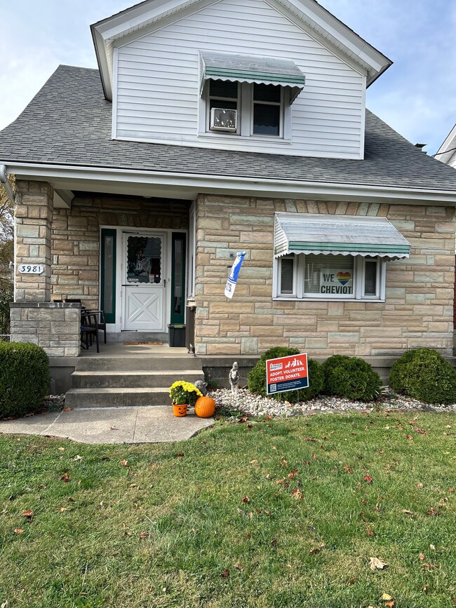 Front of Duplex - 3981 Davis Ave Apartments Unit Upstairs #2