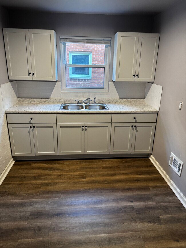 Photo - 1921 W Grand Ave Unit 2