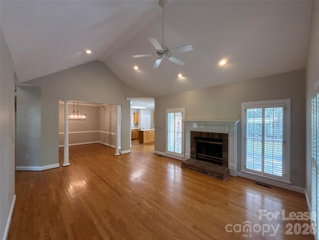 Photo - 2649 Willowbrook Dr