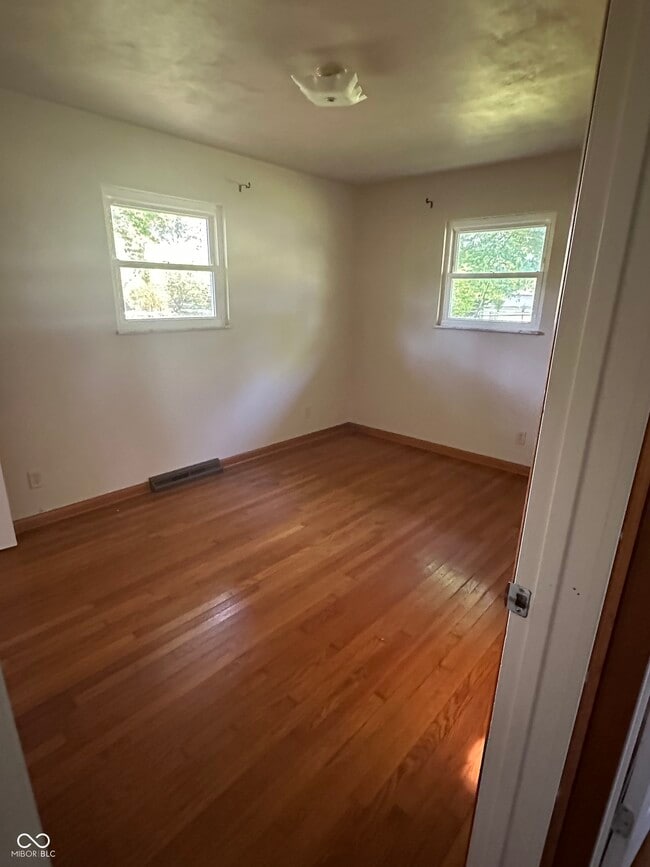 Photo - 973 Mullinix Rd