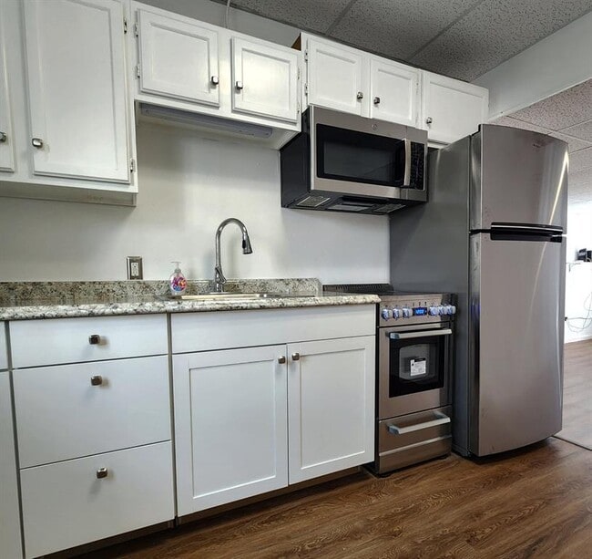 Photo - 5017 Rowena Ave