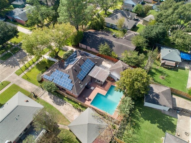 Building Photo - 22122 Woodrose Dr