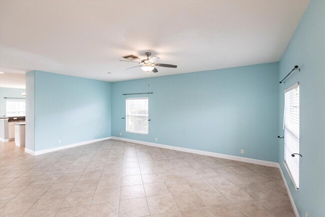 Building Photo - Rare 5 Bedroom Pool Home in Gated Community