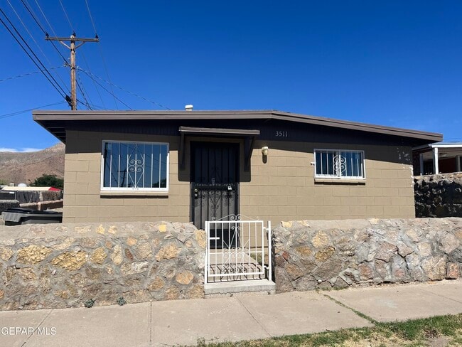 Building Photo - 3511 Justus St Rental