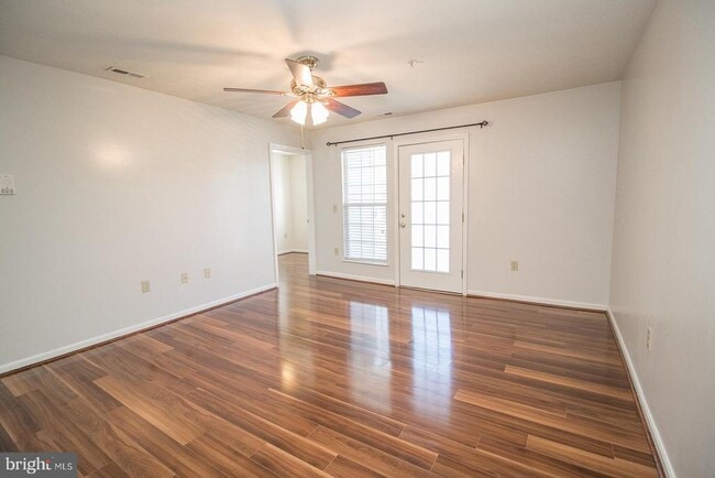 Photo - 45522 Westmeath Way Unit A21