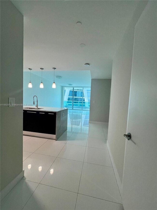 Building Photo - 900 Biscayne Blvd Unit 3010 Rental