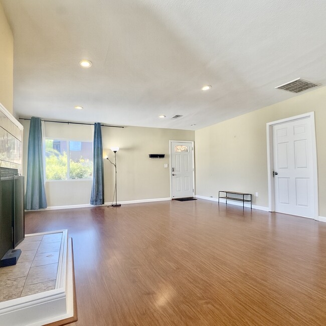 Photo - 8109 Ney Ave