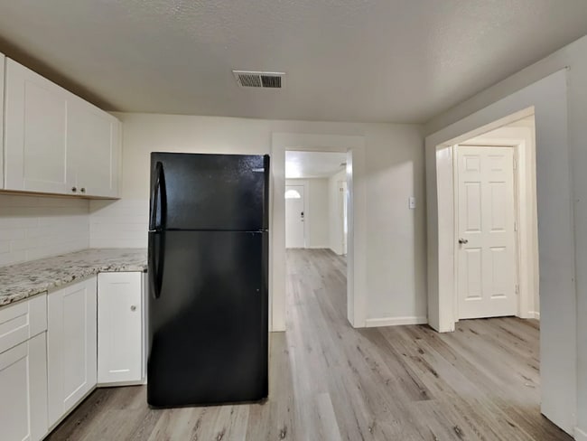 Photo - 5708 Kilpatrick Ave