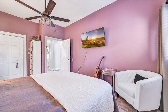 Photo - 1820 Market St