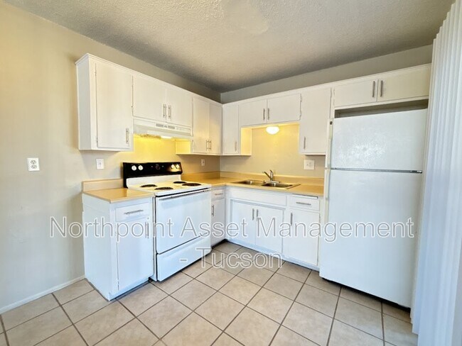 Photo - 1518 N Craycroft Rd