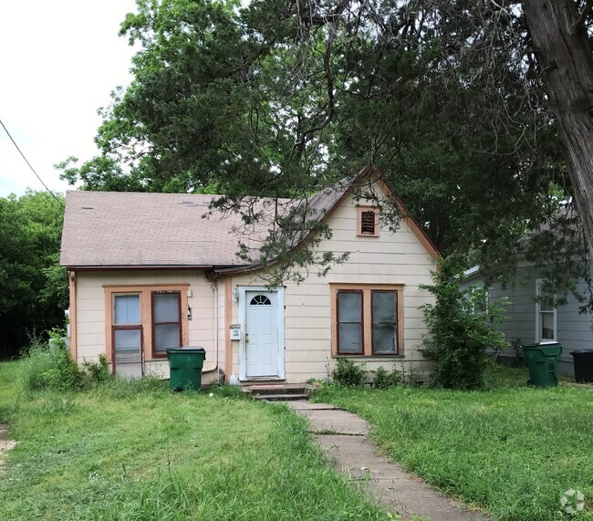 Building Photo - 208 N Lumpkin St Rental