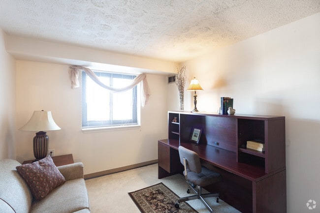 2 BR, 1 BA