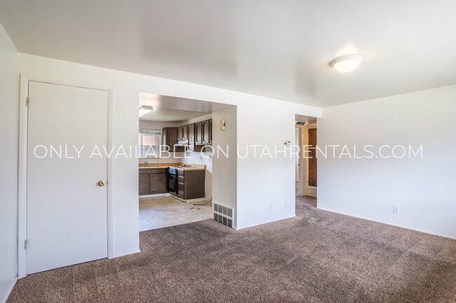 Photo - 1050 S Virginia Cir