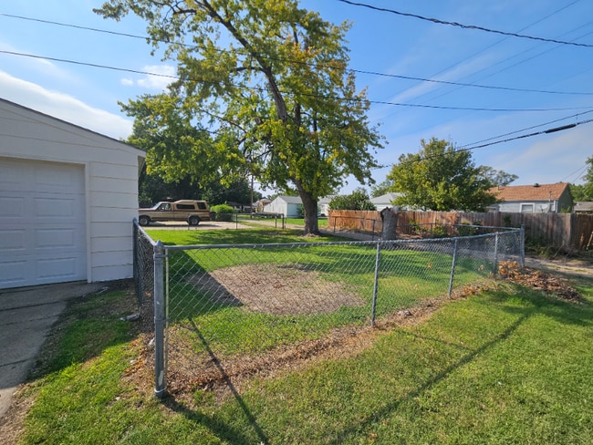Photo - 433 E Cloud St