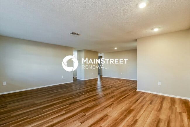 Photo - 3 Bedroom Pet-Friendly Home in Port Richey, FL with Main Street Renewal