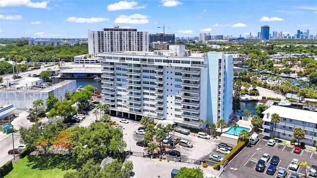 Building Photo - 13155 Ixora Ct Unit 311 Rental