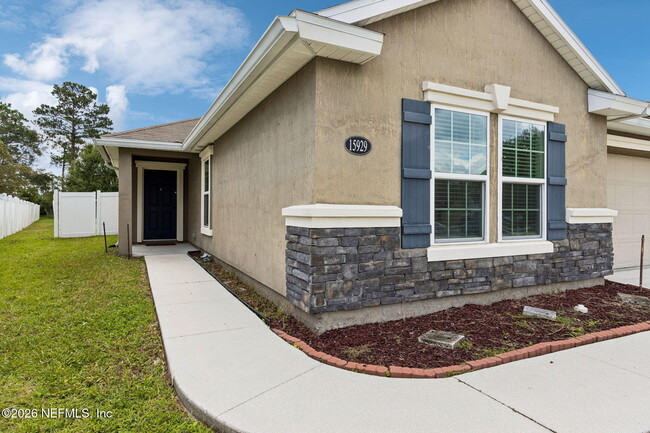 15929 Hutton Ln