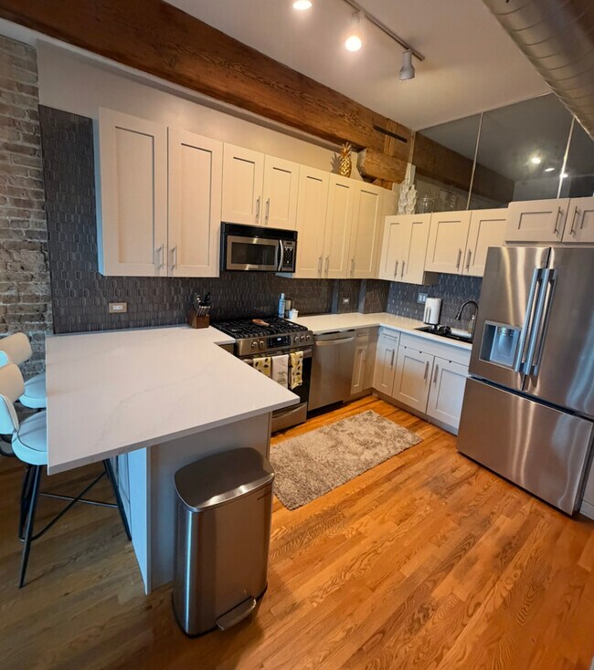 Photo - 1344 W Madison St