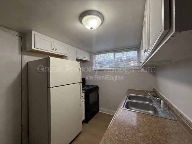 Photo - 1952 Oswego St