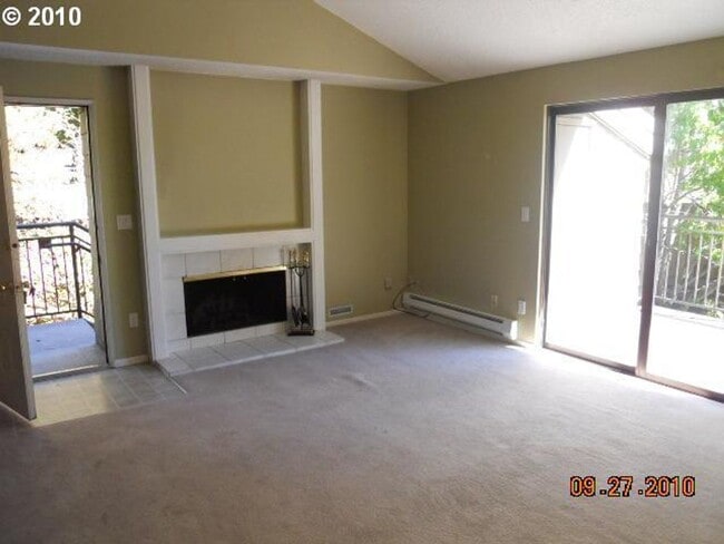 Photo - 44 Crestfield Ct