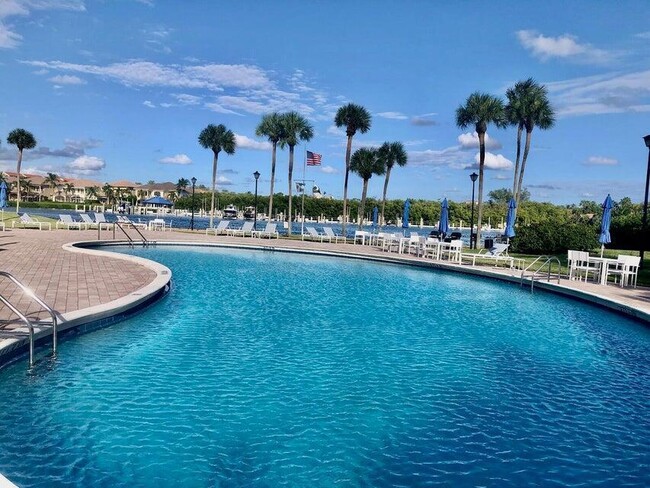 Building Photo - 859 Jeffery St Unit 506