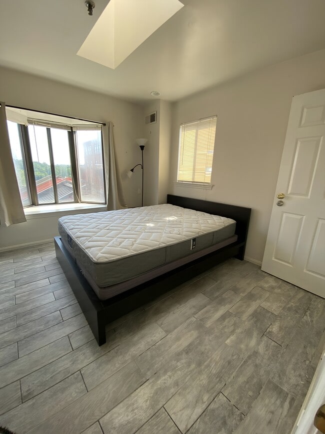 Photo - 1059 Paper Mill Ct NW