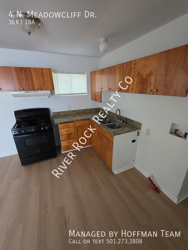 Photo - 4 N Meadowcliff Dr