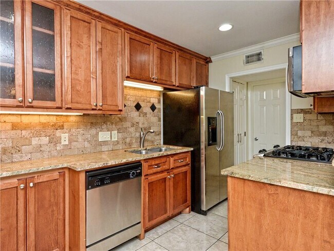 Photo - 407 E 45th St Unit 210